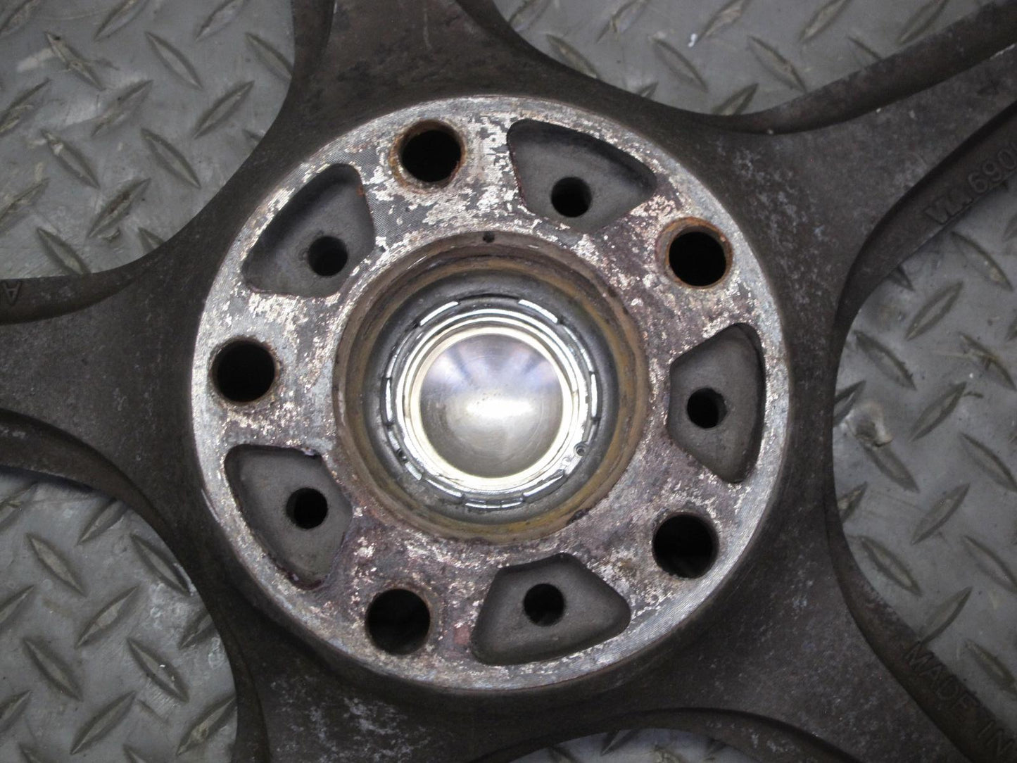 ADR Design 18" R18 Wheel Rim 18x7.5J ET40 5x120.65 w Center Cap