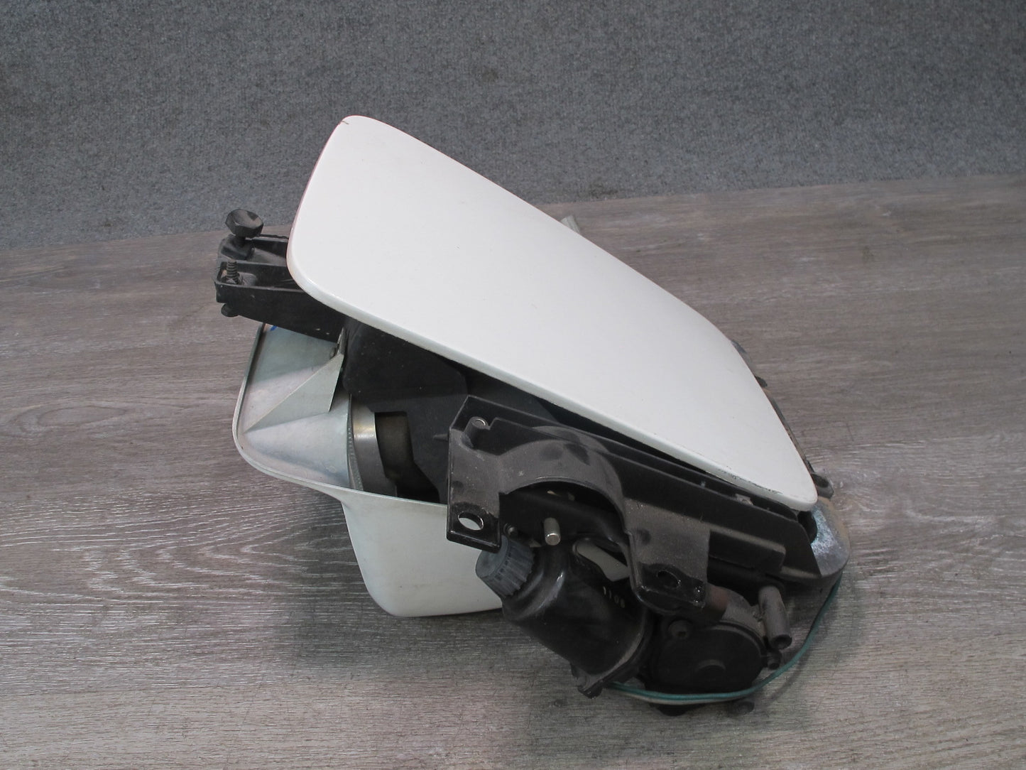 91-96 Chevrolet Corvette C4 Front Left POP UP Headlight Motor Cover Assembly OEM