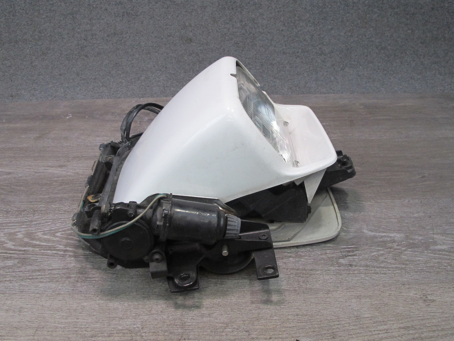 91-96 Chevrolet Corvette C4 Front Left POP UP Headlight Motor Cover Assembly OEM