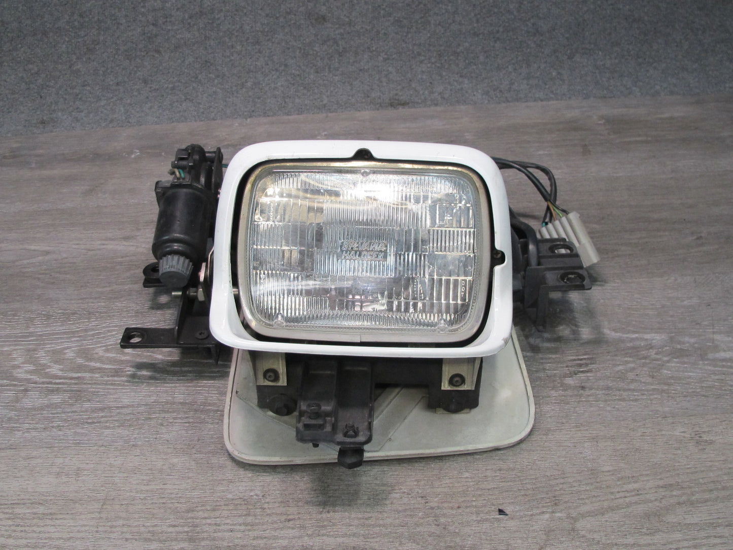 91-96 Chevrolet Corvette C4 Front Left POP UP Headlight Motor Cover Assembly OEM