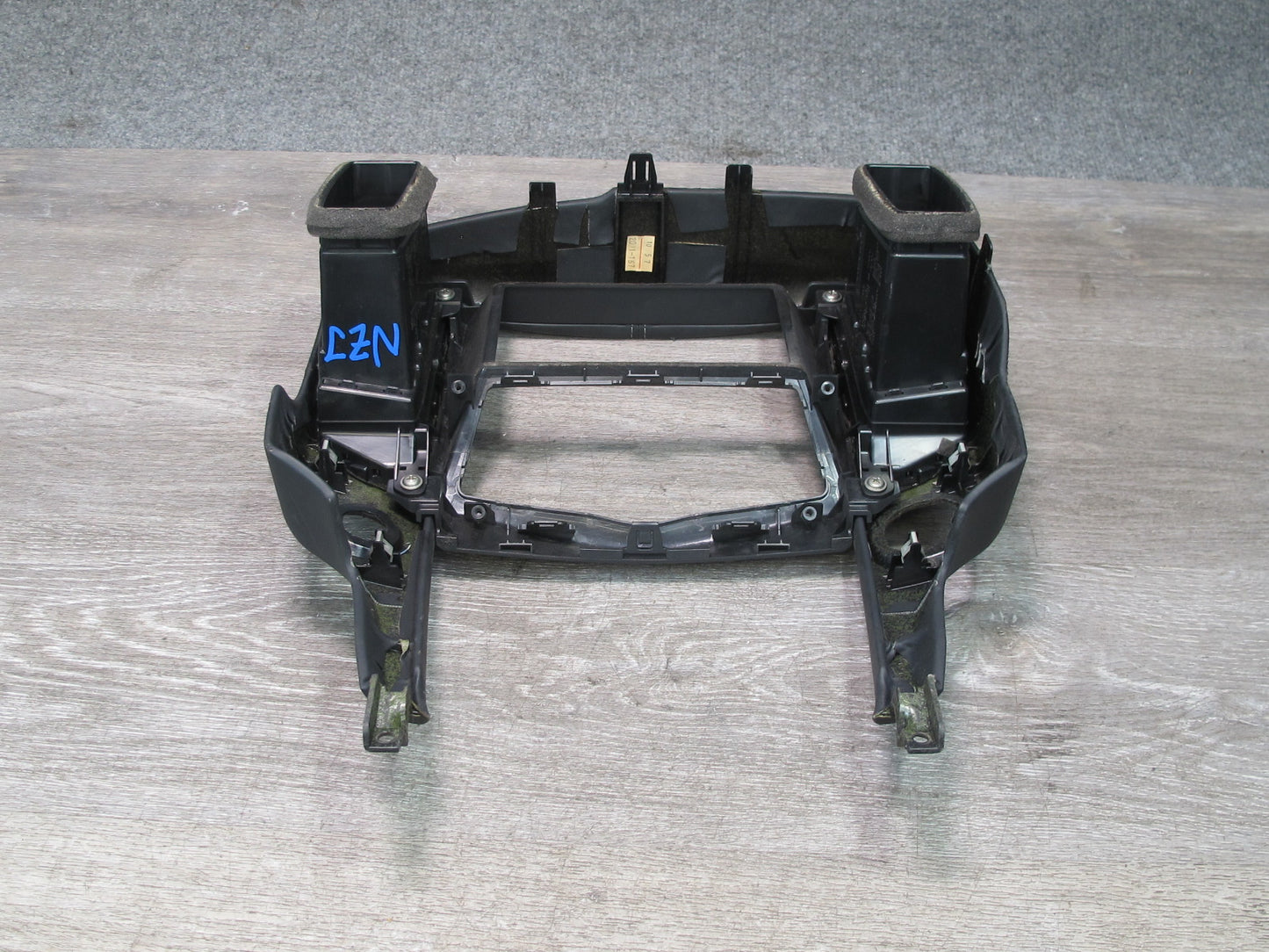 09-20 Nissan Z34 370Z Dash Center Air Vent Radio Screen Trim Bezel w Navi OEM