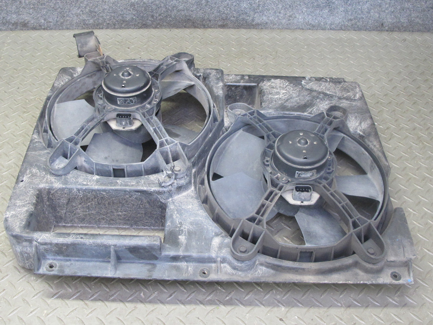 90-96 Chevrolet Corvette C4 5.7L Engine Radiator Cooling Fan Shroud Assembly OEM