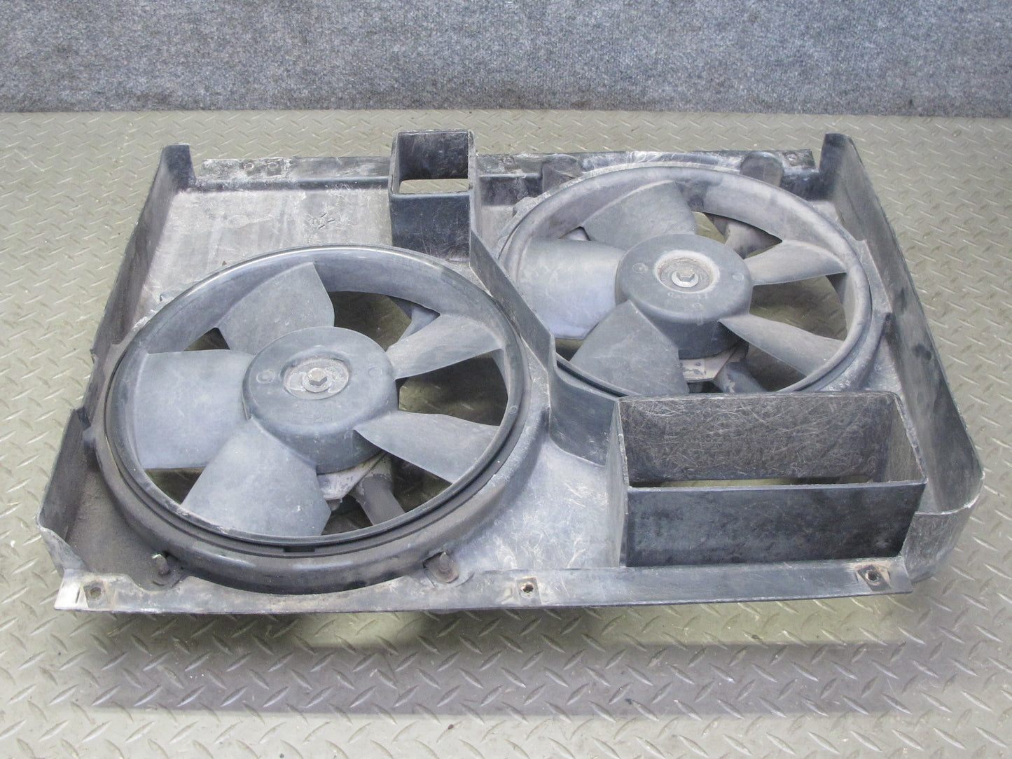 90-96 Chevrolet Corvette C4 5.7L Engine Radiator Cooling Fan Shroud Assembly OEM