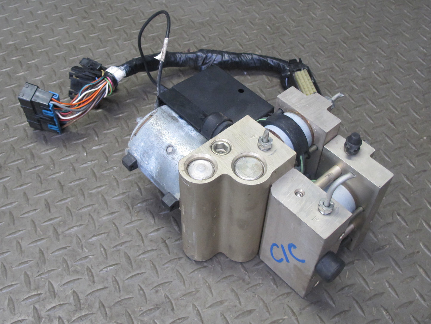 92-94 Chevrolet Corvette C4 Anti Lock Brake ABS Pump Module Unit OEM