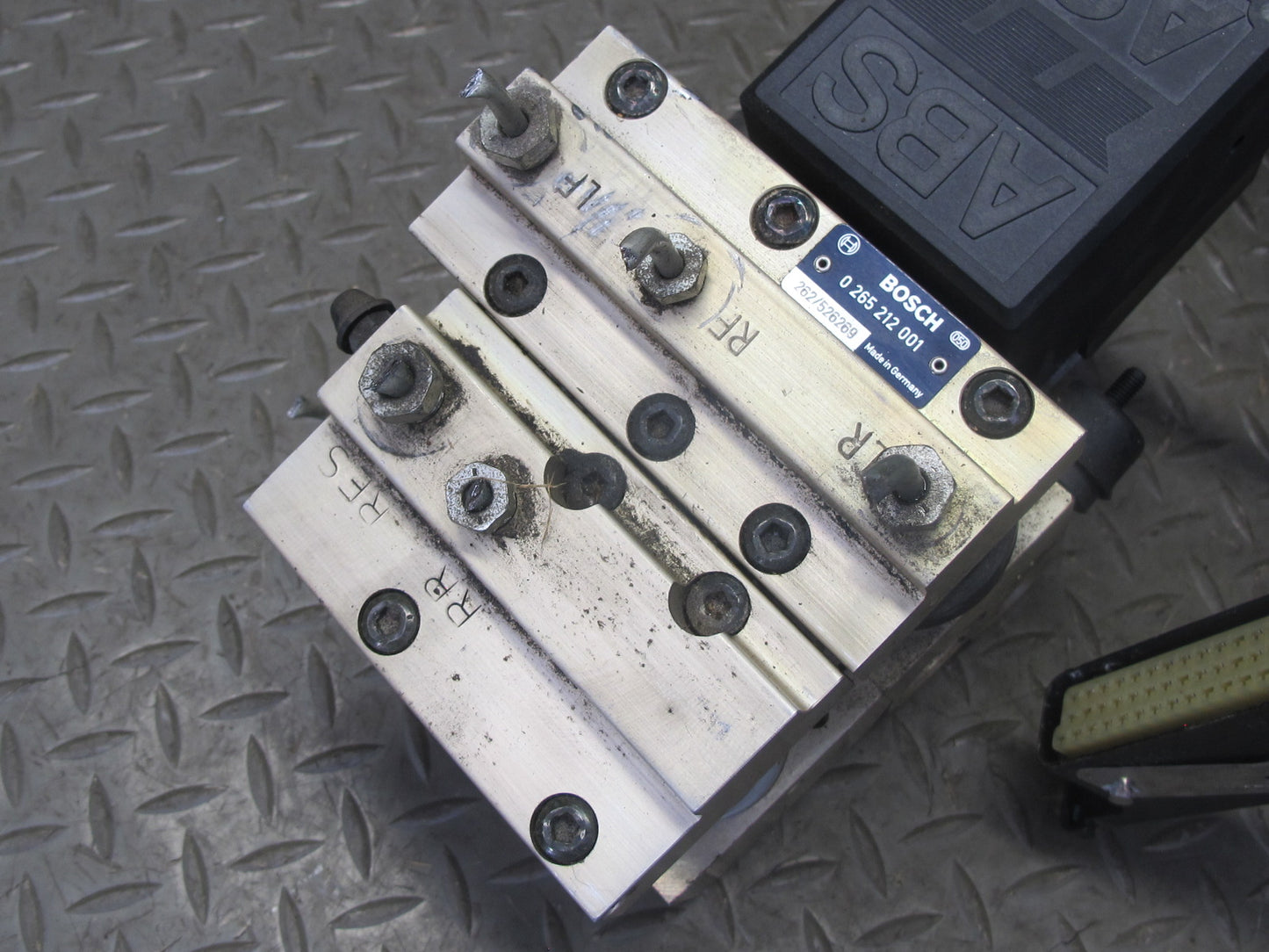 92-94 Chevrolet Corvette C4 Anti Lock Brake ABS Pump Module Unit OEM