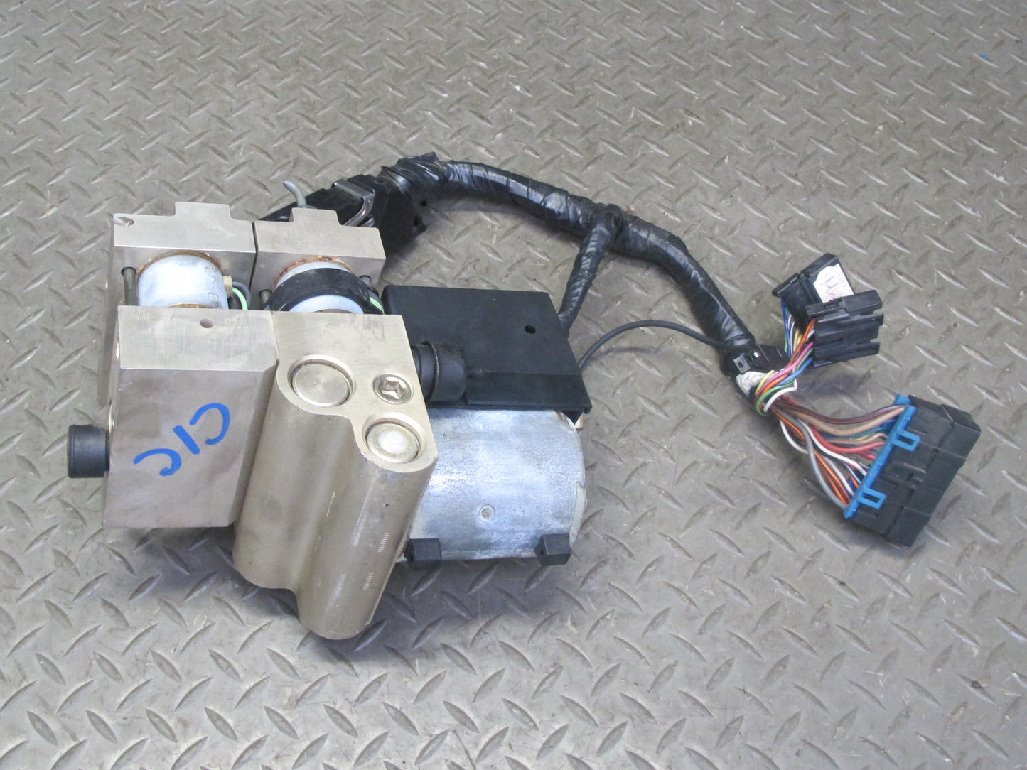 92-94 Chevrolet Corvette C4 Anti Lock Brake ABS Pump Module Unit OEM