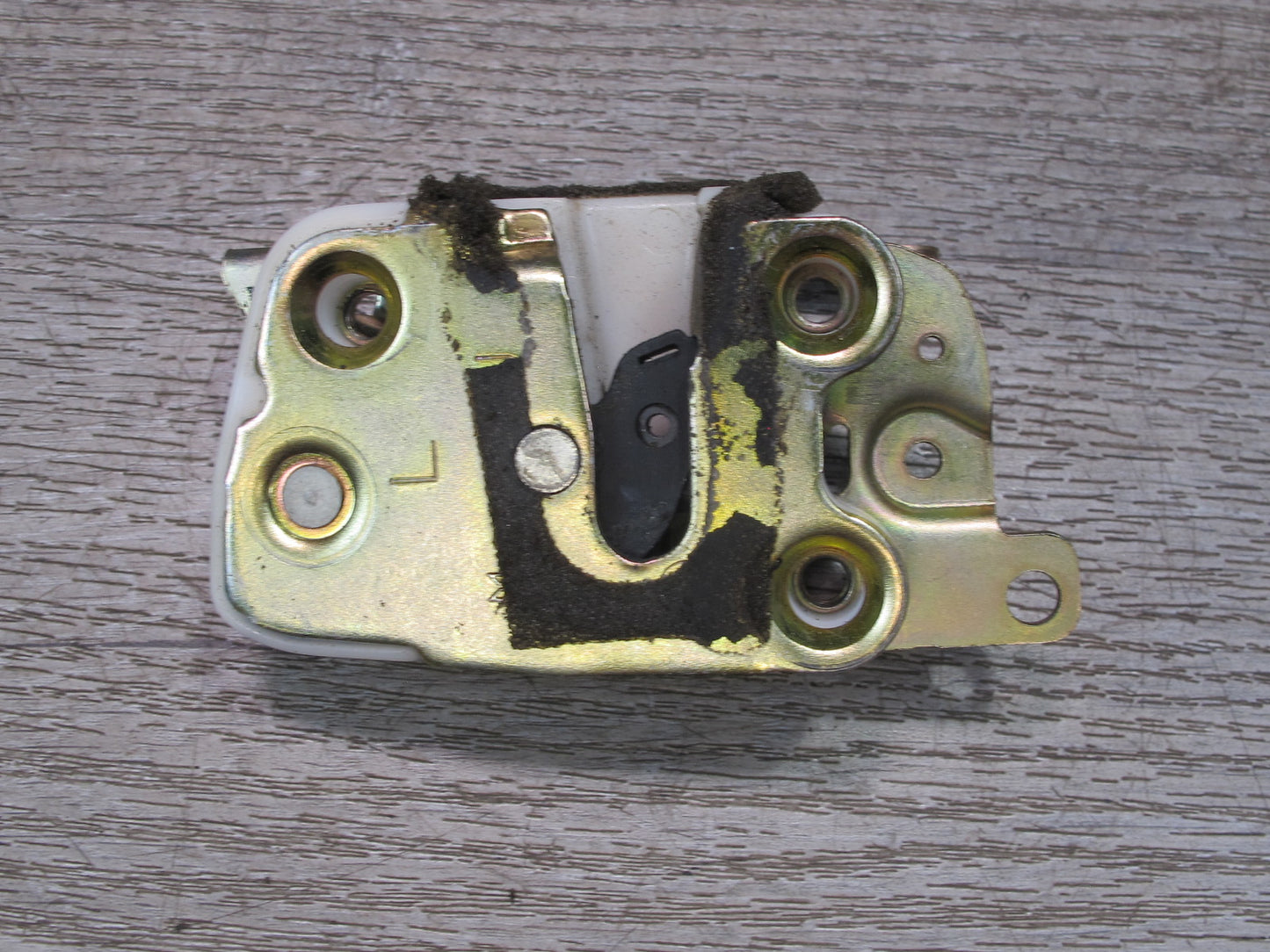 99-01 Isuzu Vehicross Rear Gate Trunk Door Tailgate Lock Latch OEM