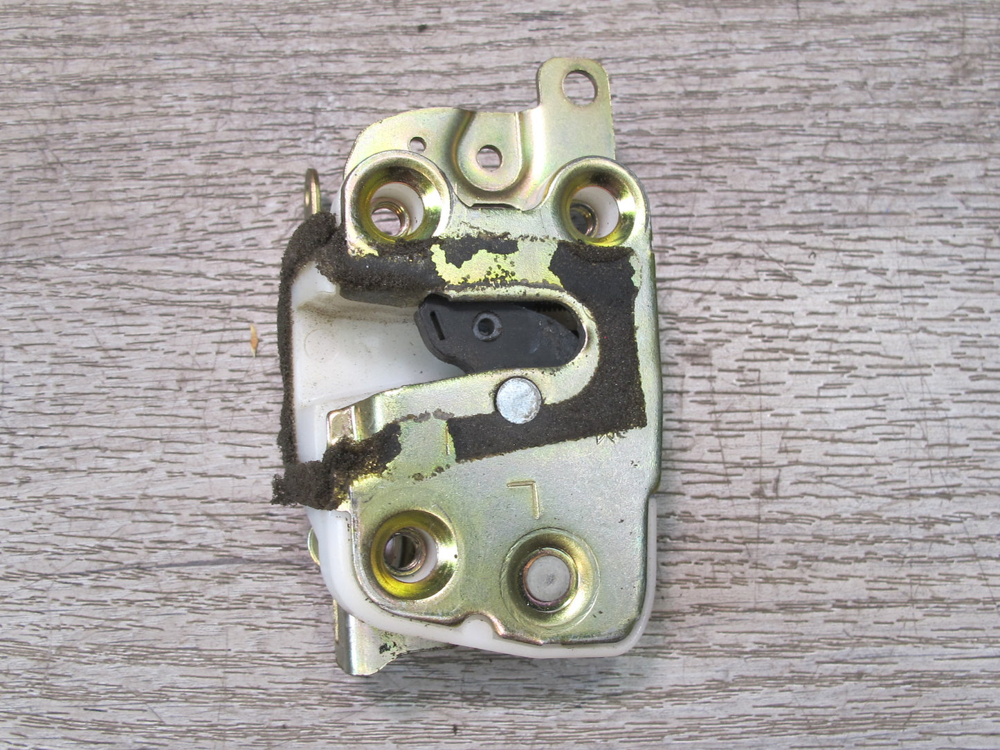 99-01 Isuzu Vehicross Rear Gate Trunk Door Tailgate Lock Latch OEM