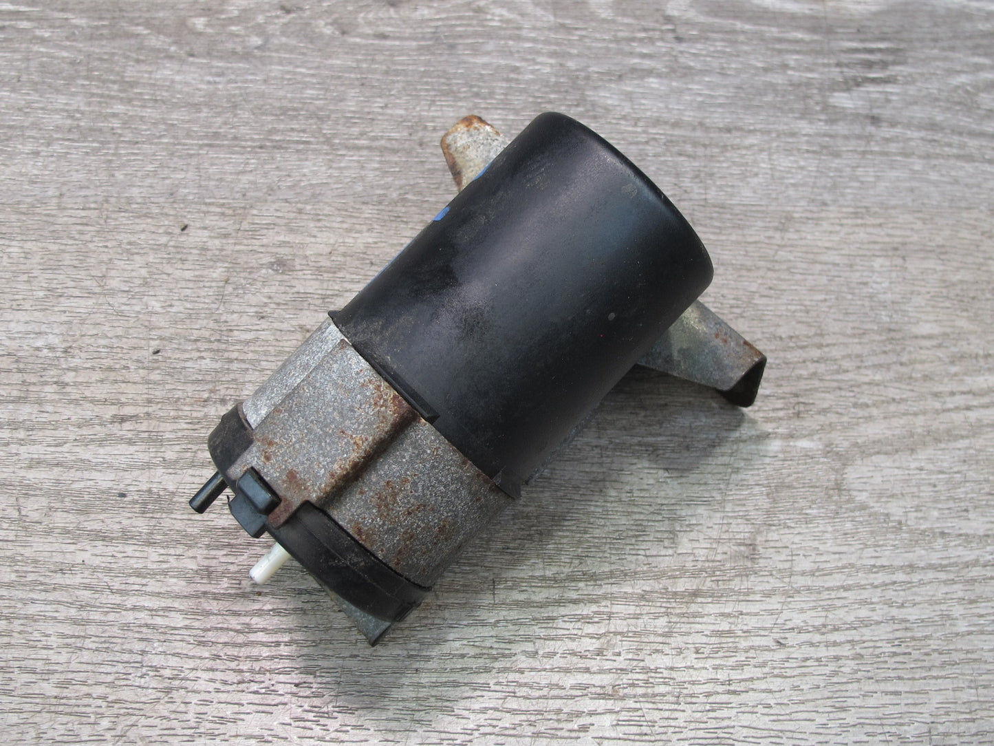 99-01 Isuzu Vehicross Vacuum Reservoir Tank w Bracket OEM