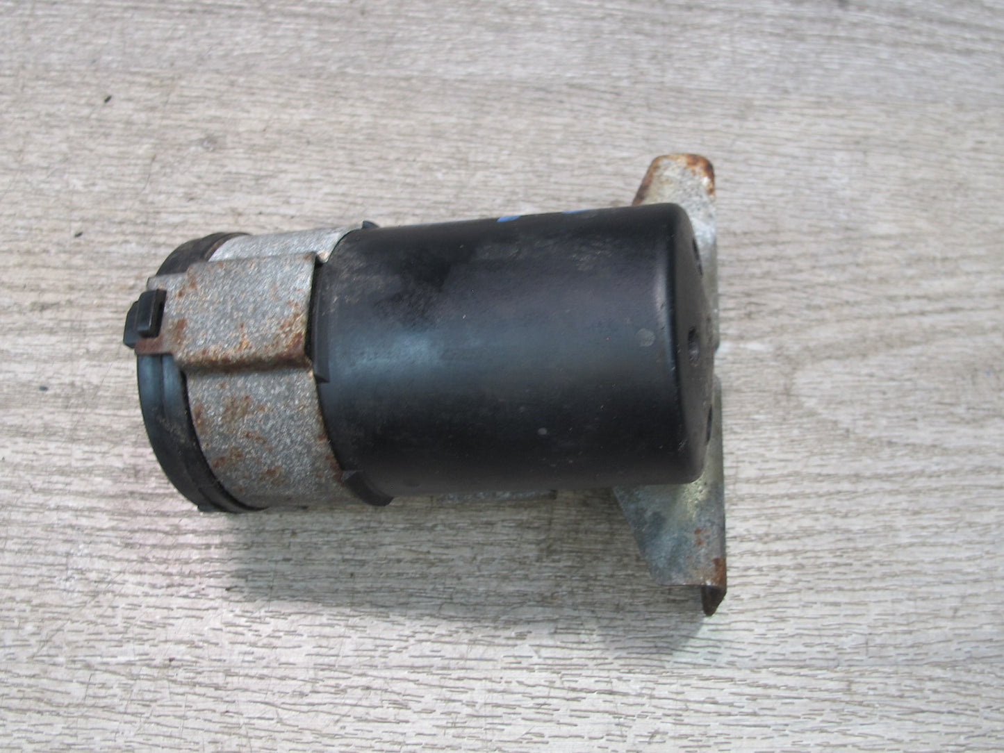99-01 Isuzu Vehicross Vacuum Reservoir Tank w Bracket OEM