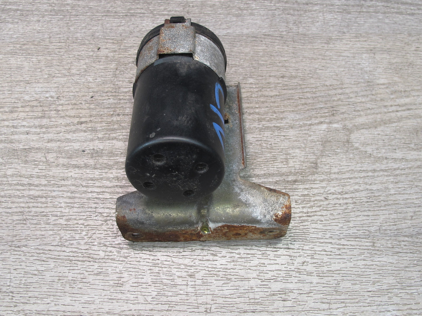 99-01 Isuzu Vehicross Vacuum Reservoir Tank w Bracket OEM