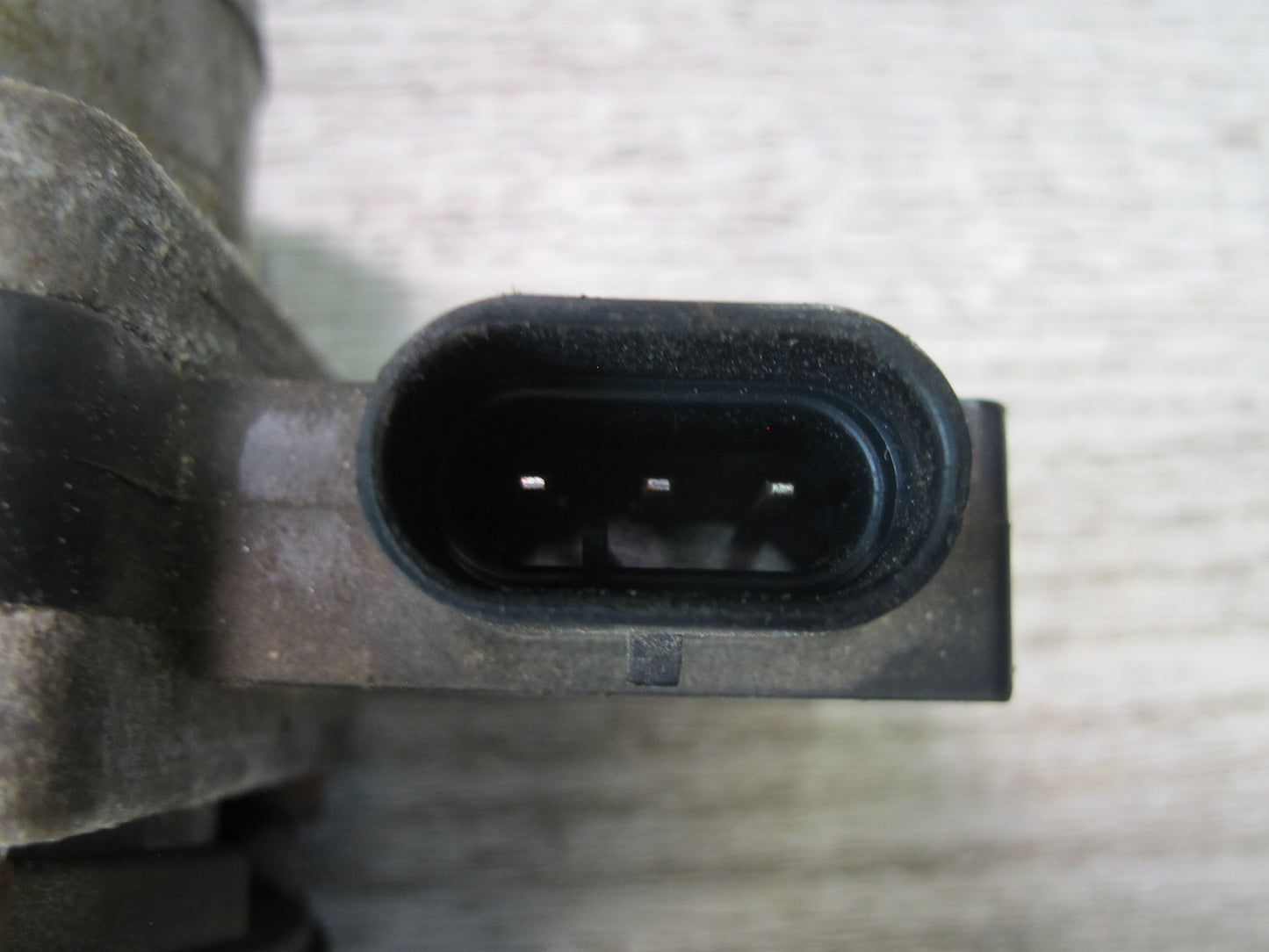 99-01 Isuzu Vehicross Mass Air Flow Meter MAF Sensor OEM