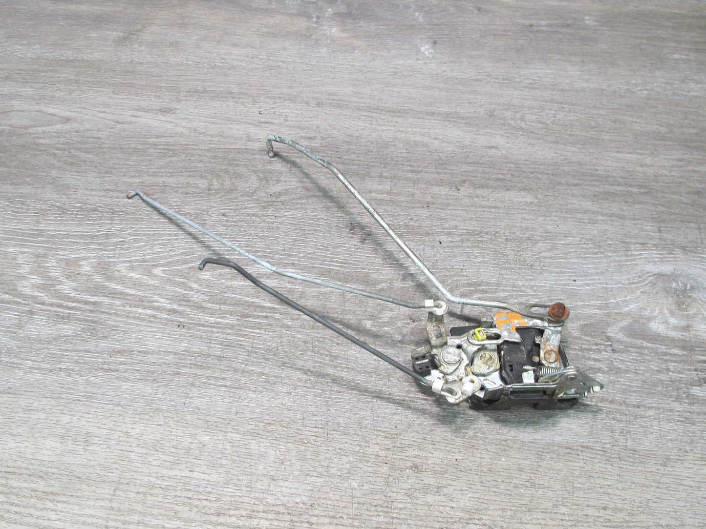 99-01 Isuzu Vehicross Front Right Passenger Door Lock Latch OEM