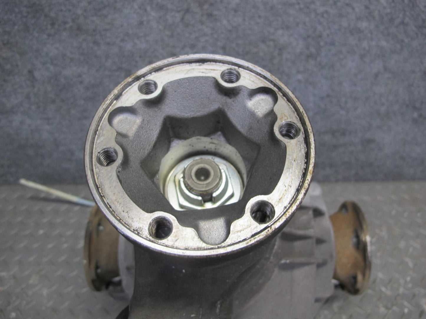2003-2006 Porsche Cayenne 955 4.5L Turbo Rear Differential Carrier 132K Miles