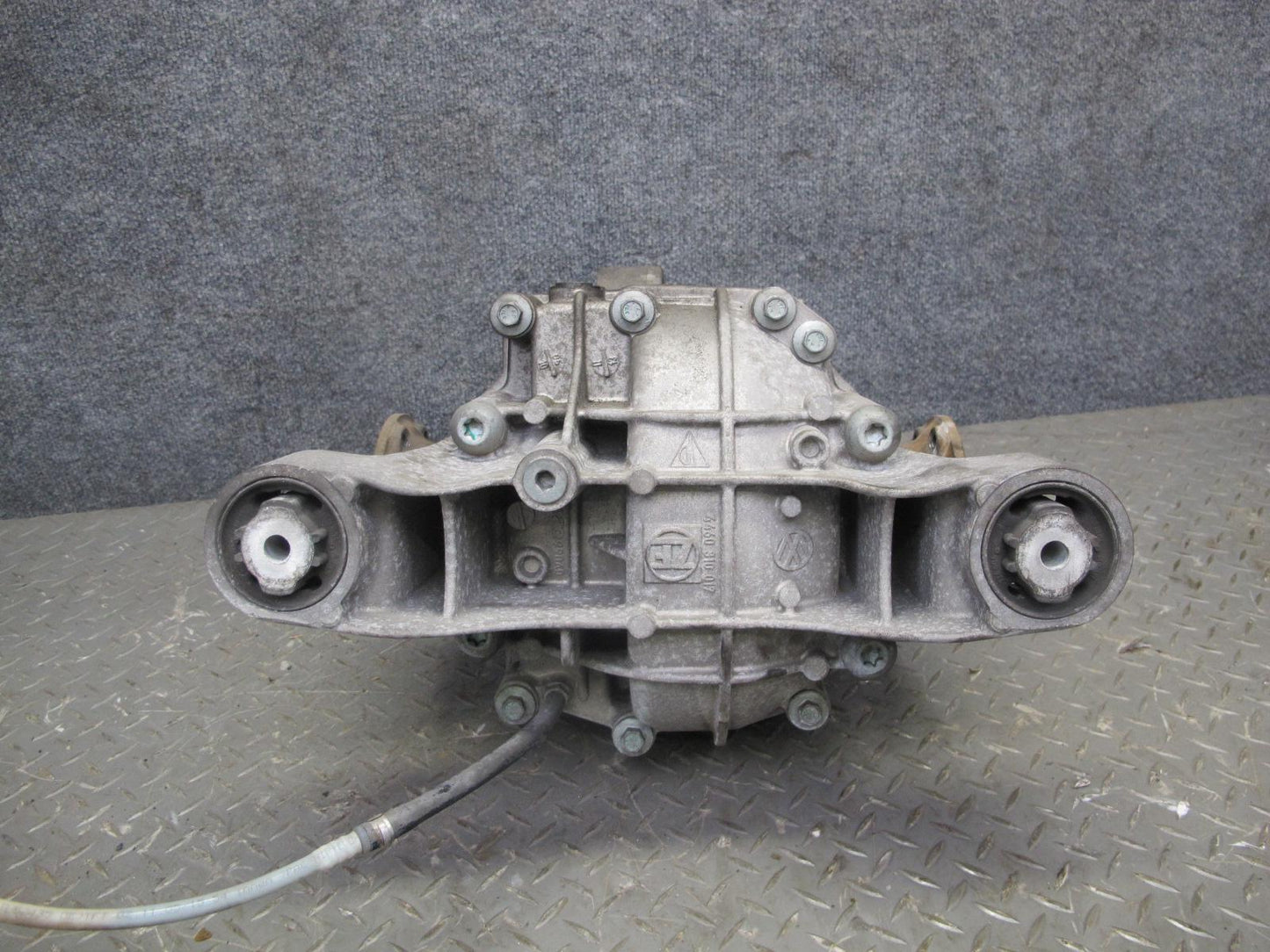 2003-2006 Porsche Cayenne 955 4.5L Turbo Rear Differential Carrier 132K Miles