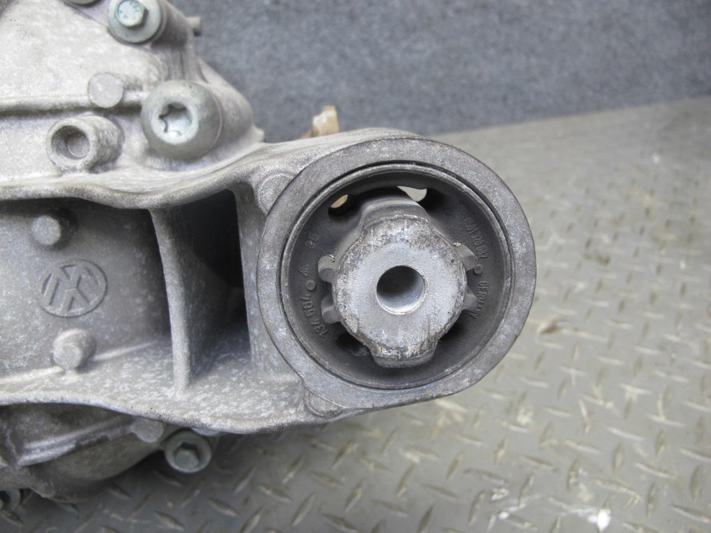 2003-2006 Porsche Cayenne 955 4.5L Turbo Rear Differential Carrier 132K Miles