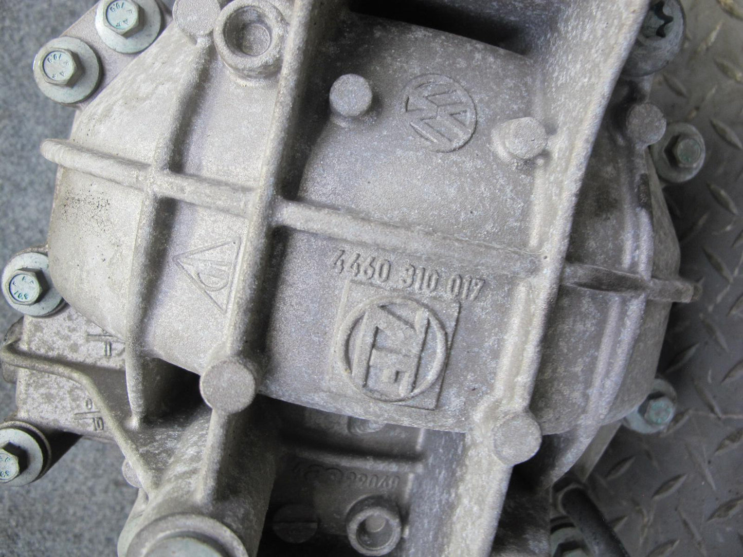 2003-2006 Porsche Cayenne 955 4.5L Turbo Rear Differential Carrier 132K Miles