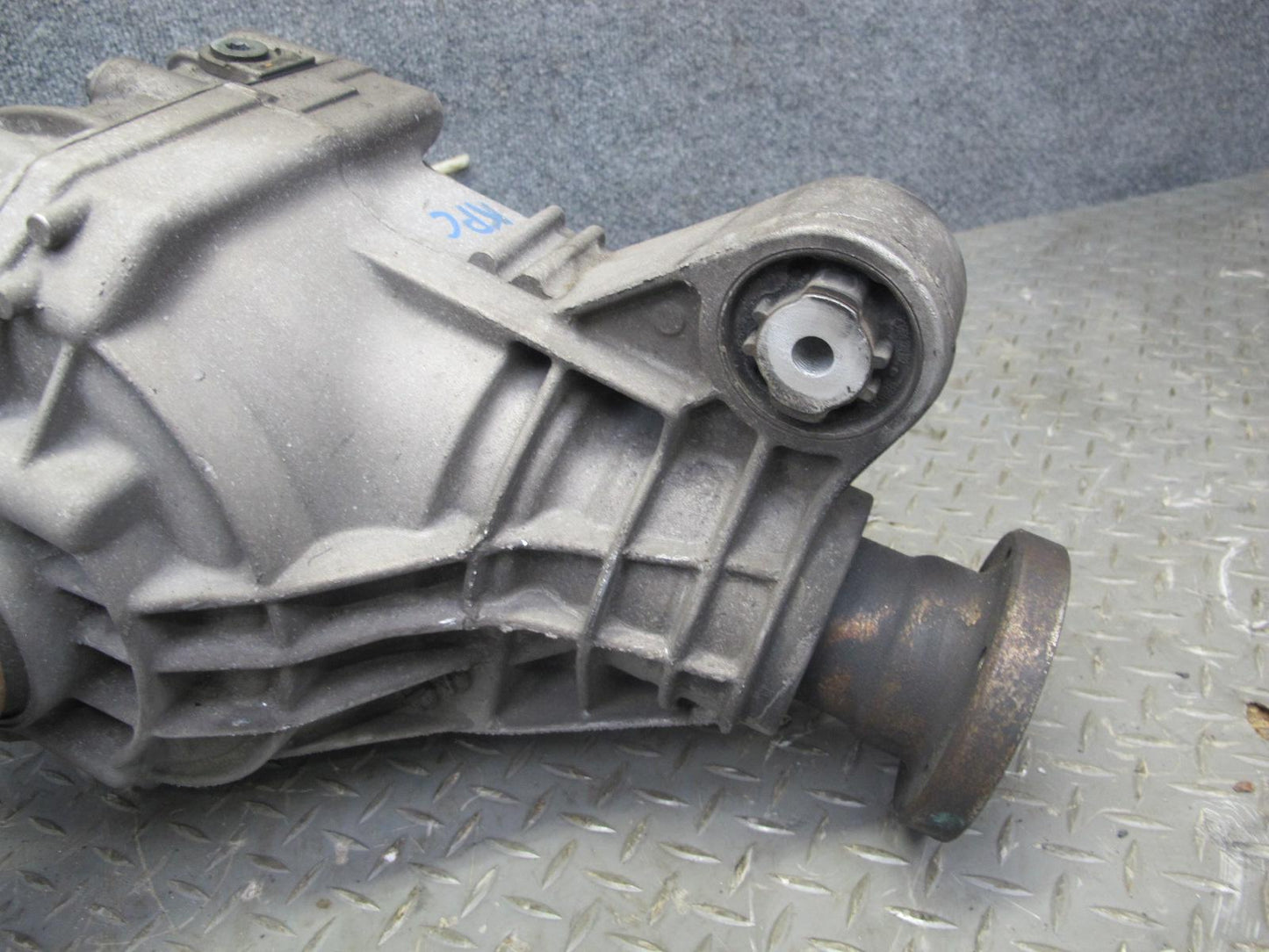 2003-2006 Porsche Cayenne 955 4.5L Turbo Rear Differential Carrier 132K Miles
