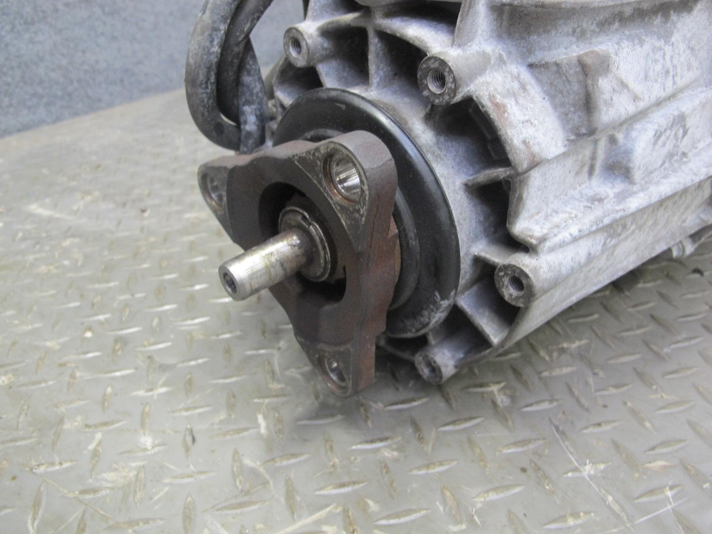 2003-2006 Porsche Cayenne 955 Turbo Transfer Case 0AD341041D 132k Miles