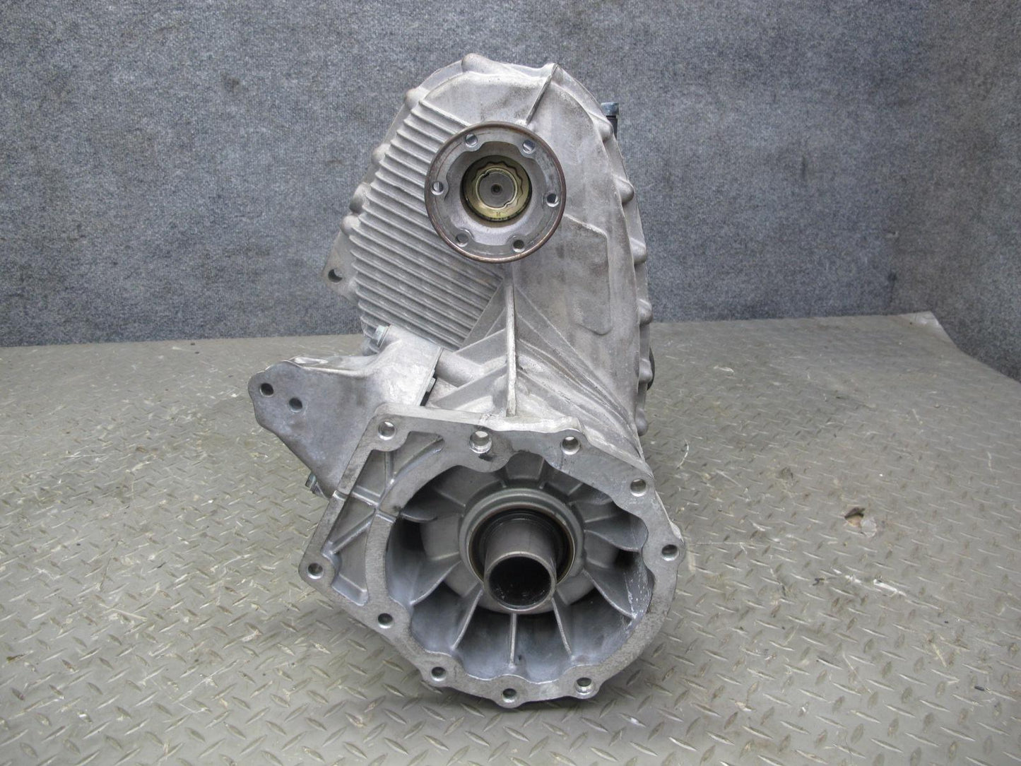 2003-2006 Porsche Cayenne 955 Turbo Transfer Case 0AD341041D 132k Miles