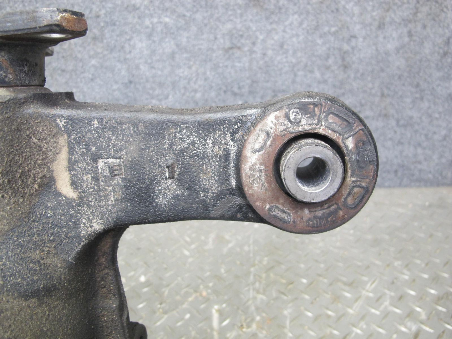 04-06 Lexus UCF30L LS430 Rear Differential Carrier 3.769 Ratio 139k Miles OEM