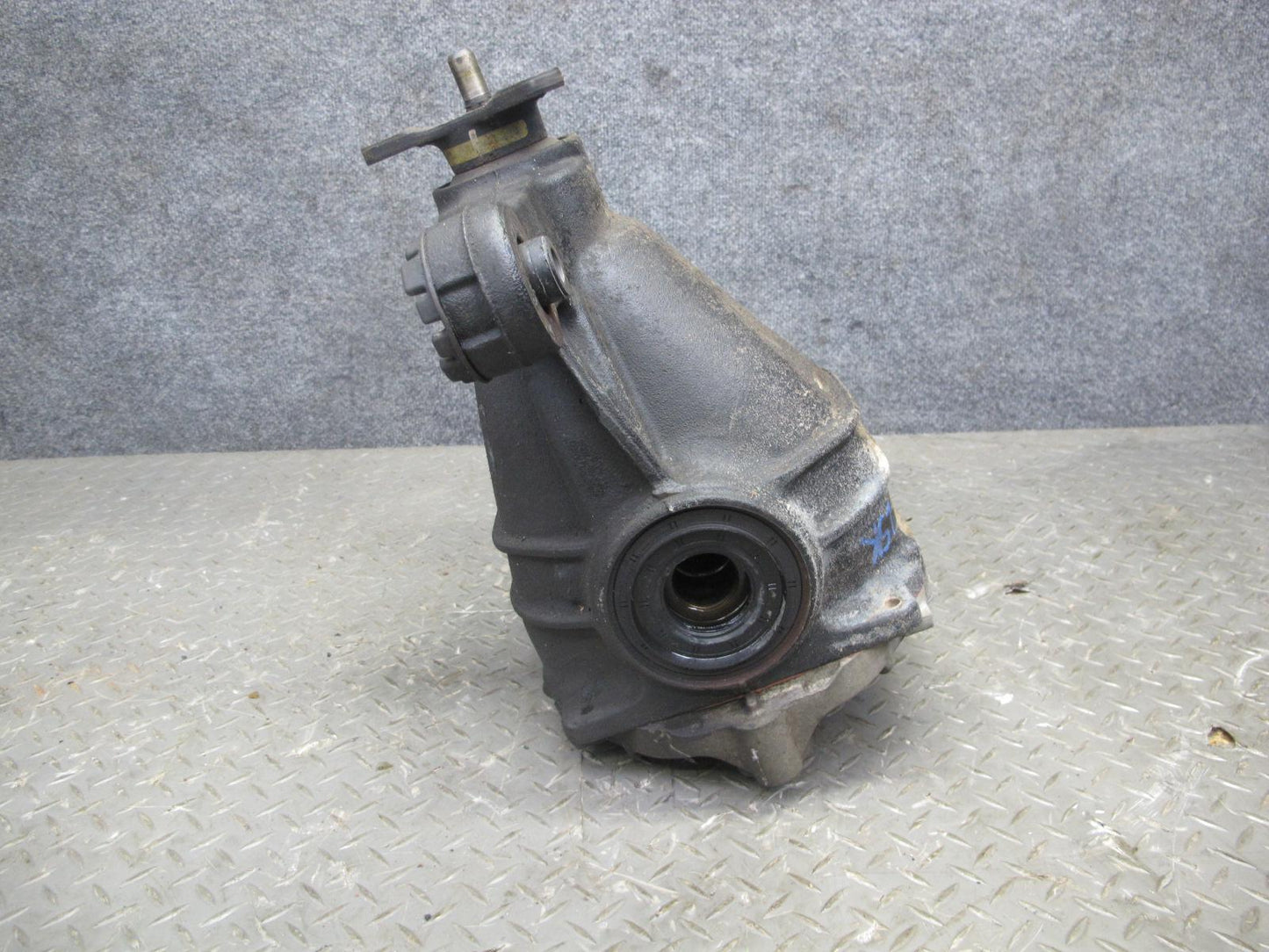 04-06 Lexus UCF30L LS430 Rear Differential Carrier 3.769 Ratio 139k Miles OEM