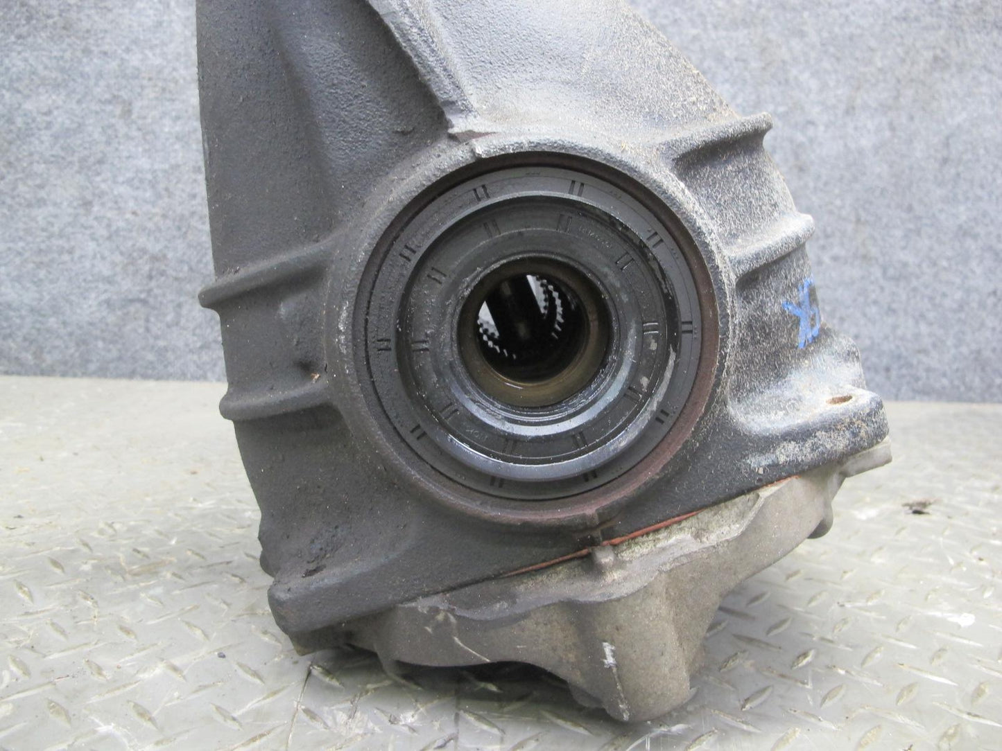 04-06 Lexus UCF30L LS430 Rear Differential Carrier 3.769 Ratio 139k Miles OEM