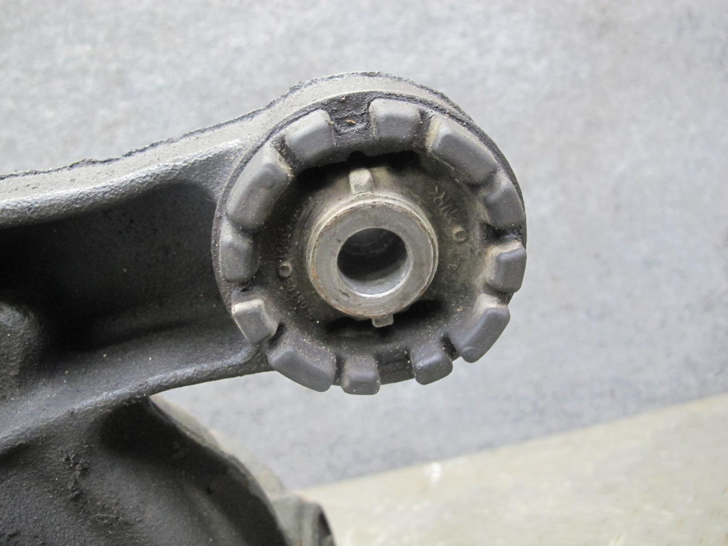 04-06 Lexus UCF30L LS430 Rear Differential Carrier 3.769 Ratio 139k Miles OEM