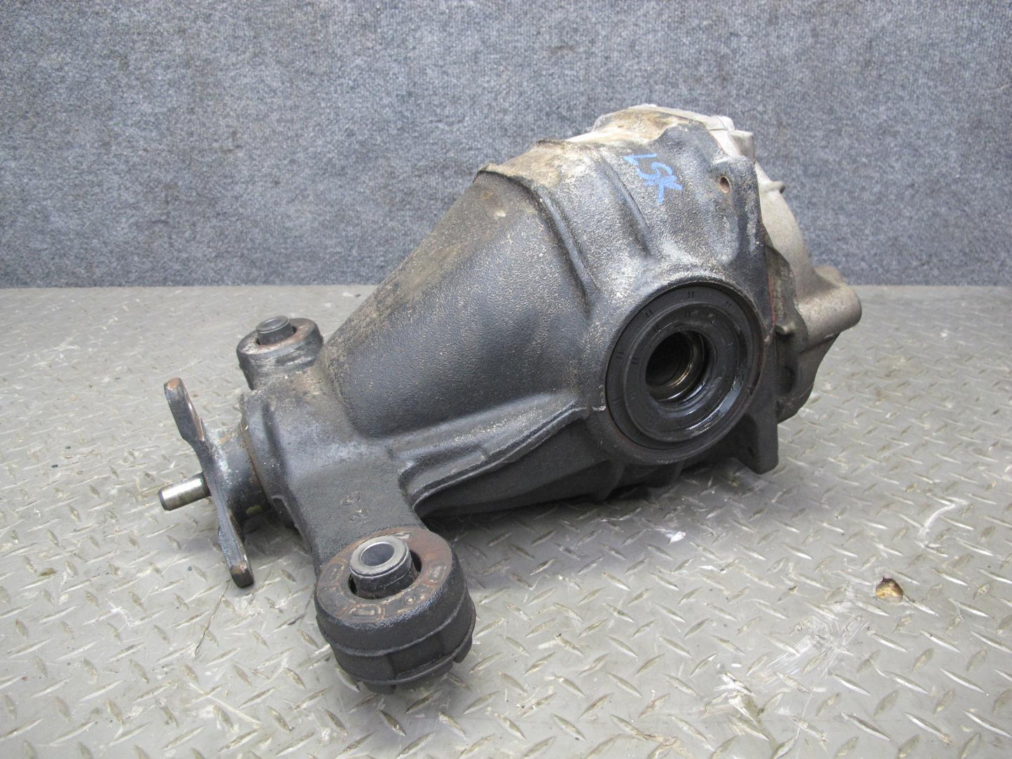04-06 Lexus UCF30L LS430 Rear Differential Carrier 3.769 Ratio 139k Miles OEM