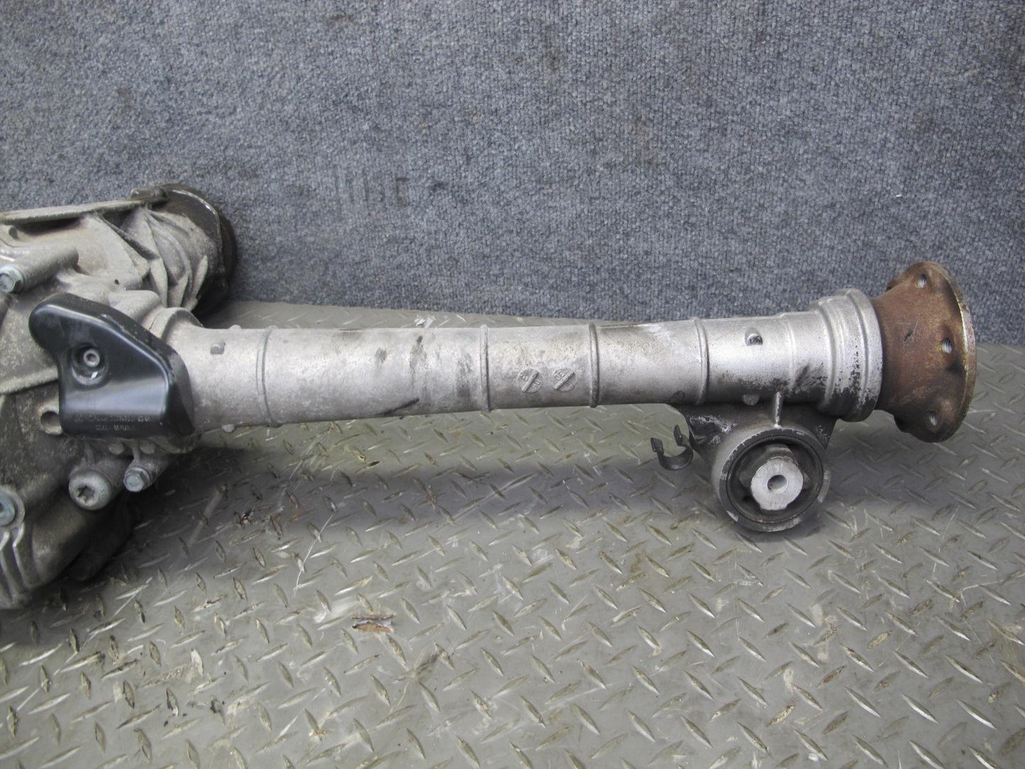 2003-2006 Porsche Cayenne 955 4.5L Turbo Front Differential Carrier 132K Miles