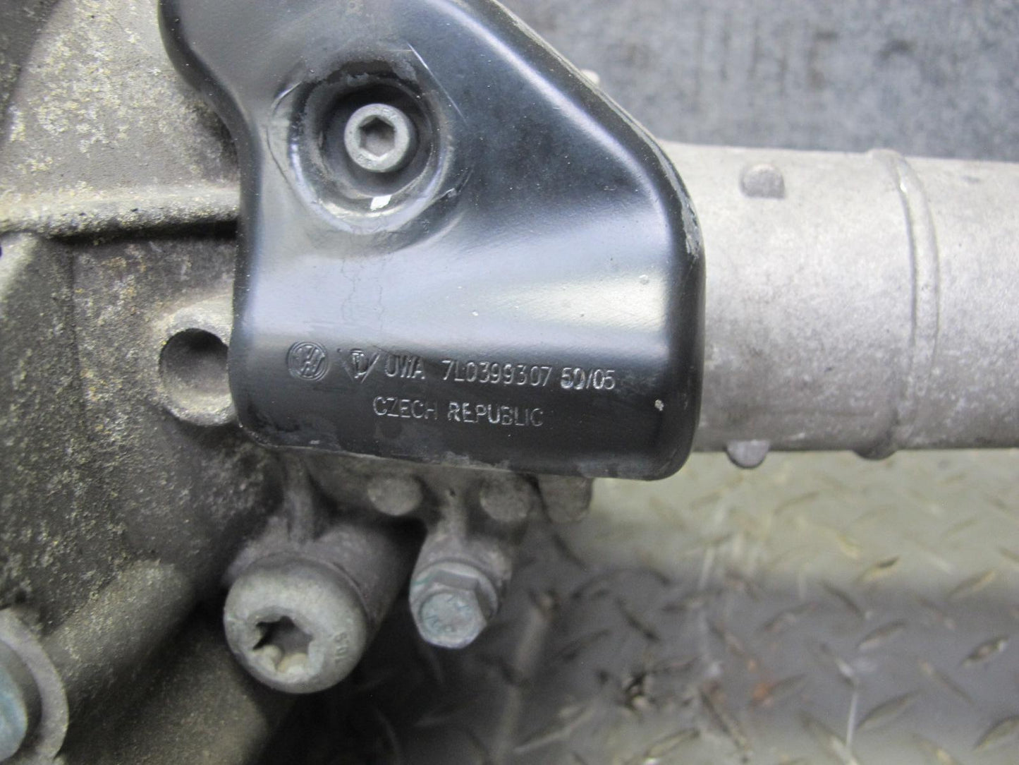 2003-2006 Porsche Cayenne 955 4.5L Turbo Front Differential Carrier 132K Miles