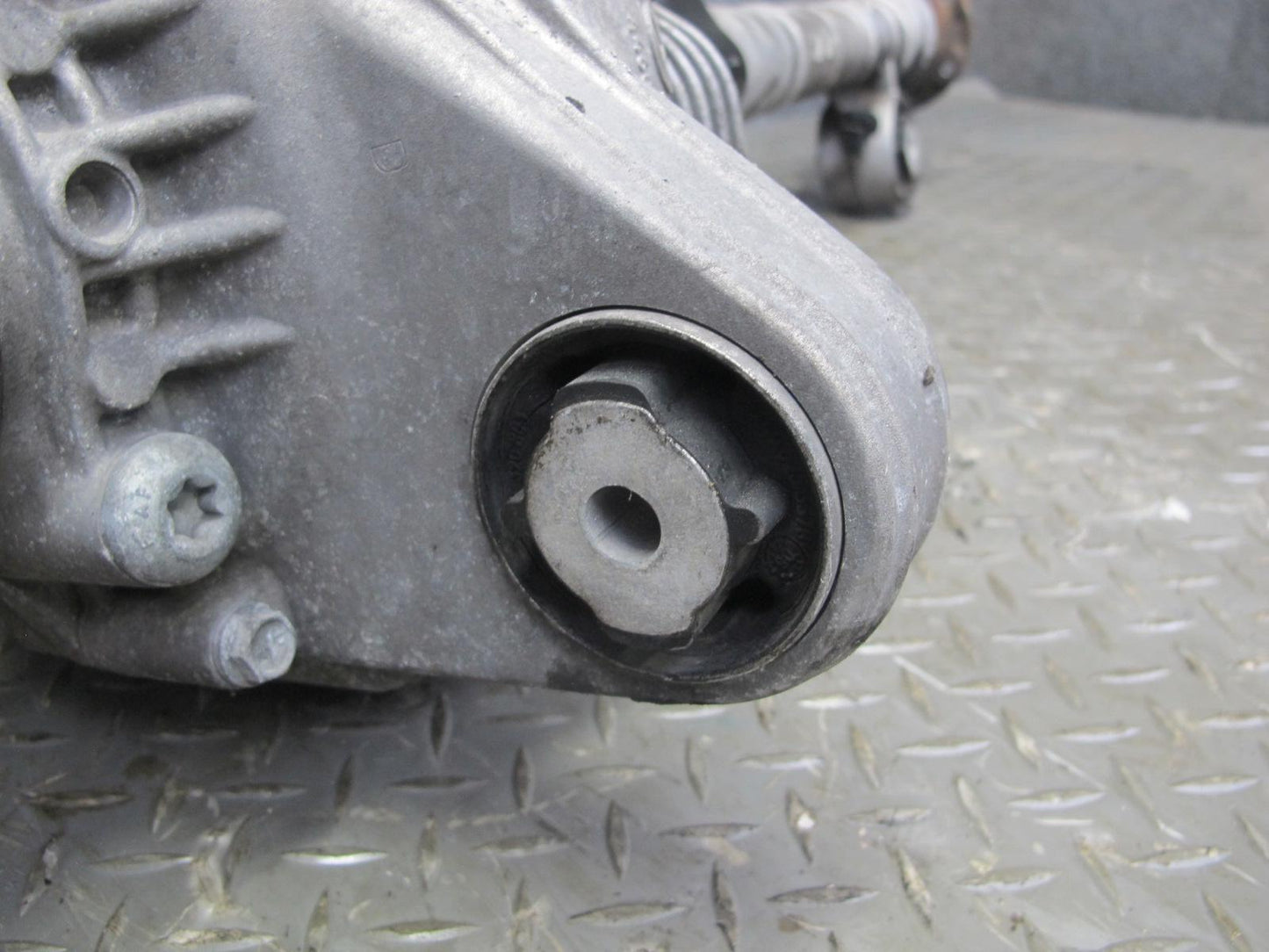 2003-2006 Porsche Cayenne 955 4.5L Turbo Front Differential Carrier 132K Miles