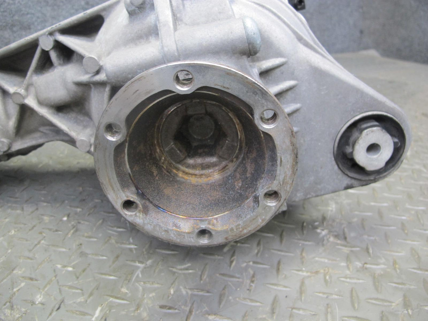 2003-2006 Porsche Cayenne 955 4.5L Turbo Front Differential Carrier 132K Miles