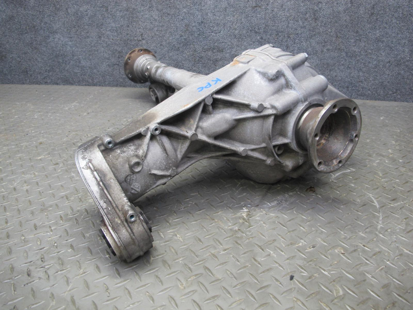 2003-2006 Porsche Cayenne 955 4.5L Turbo Front Differential Carrier 132K Miles
