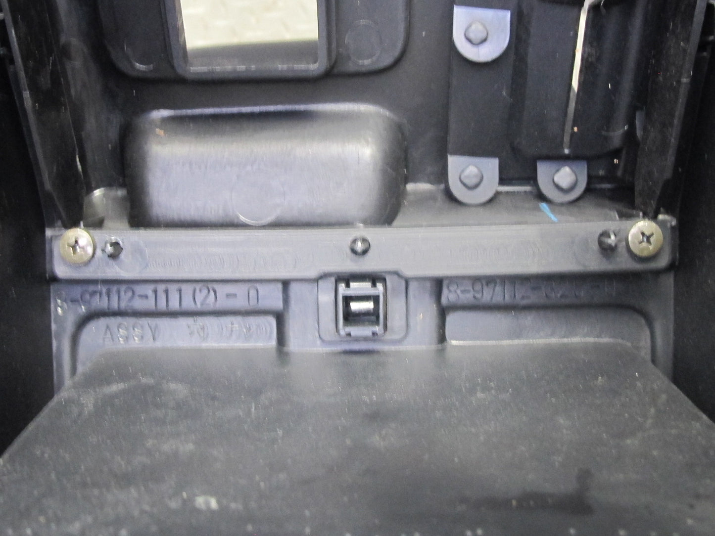 99-01 Isuzu Vehicross Center Console Trim Cover Panel w Armrest Black OEM