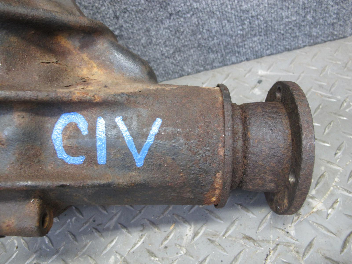 99-01 Isuzu Vehicross LSD Rear Differential Carrier 4.30 Ratio 130K OEM