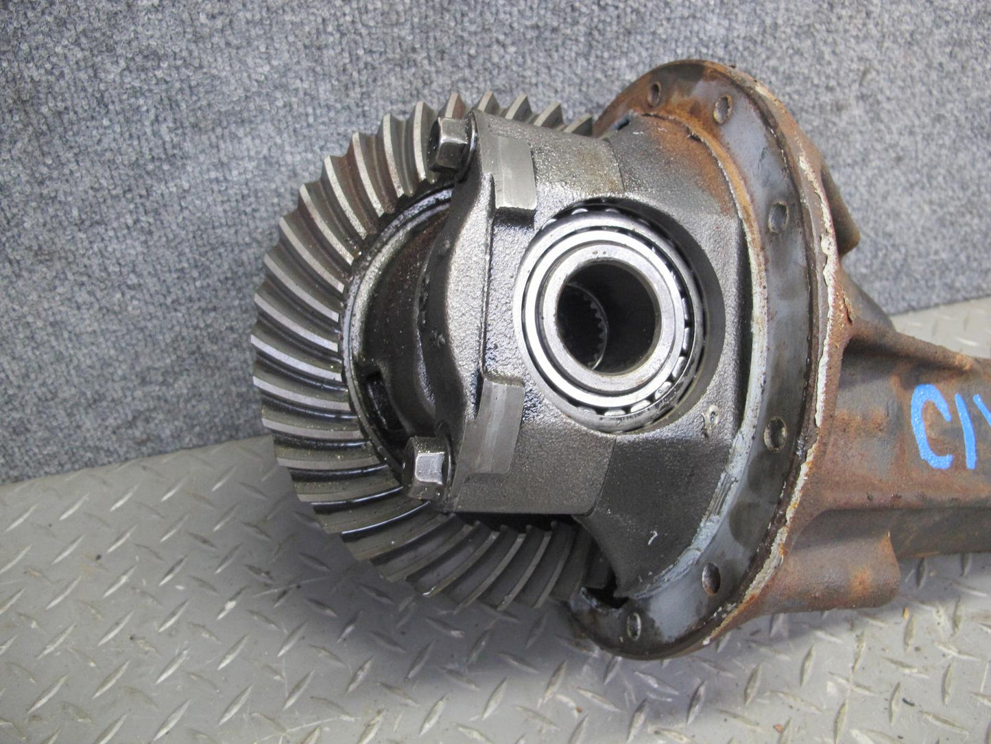 99-01 Isuzu Vehicross LSD Rear Differential Carrier 4.30 Ratio 130K OEM