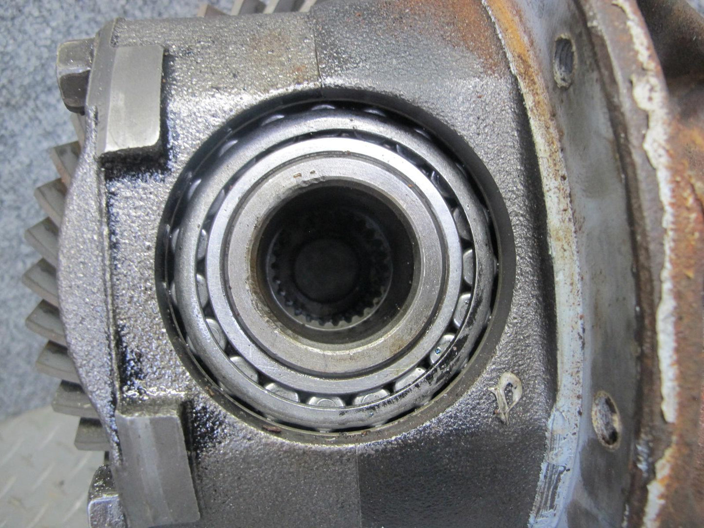 99-01 Isuzu Vehicross LSD Rear Differential Carrier 4.30 Ratio 130K OEM