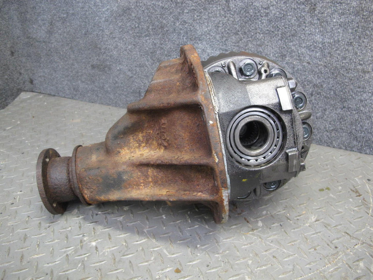 99-01 Isuzu Vehicross LSD Rear Differential Carrier 4.30 Ratio 130K OEM