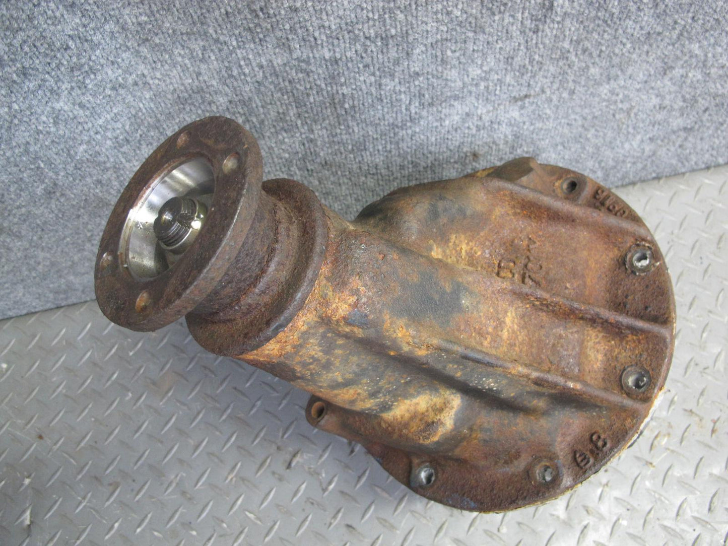99-01 Isuzu Vehicross LSD Rear Differential Carrier 4.30 Ratio 130K OEM