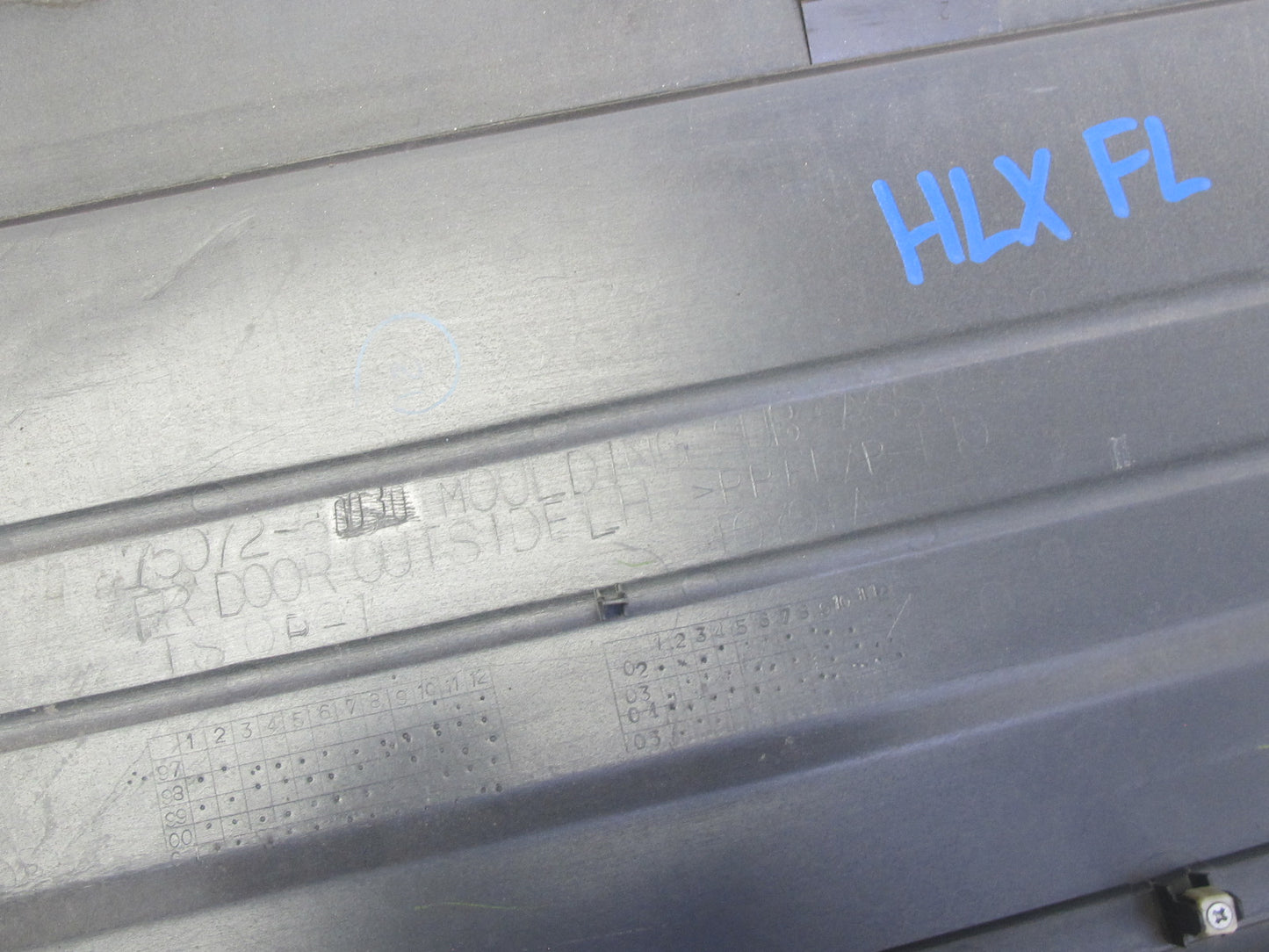 03-07 Lexus LX470 Left Front & Rear Door Fender Lower Trim Molding Set of 4