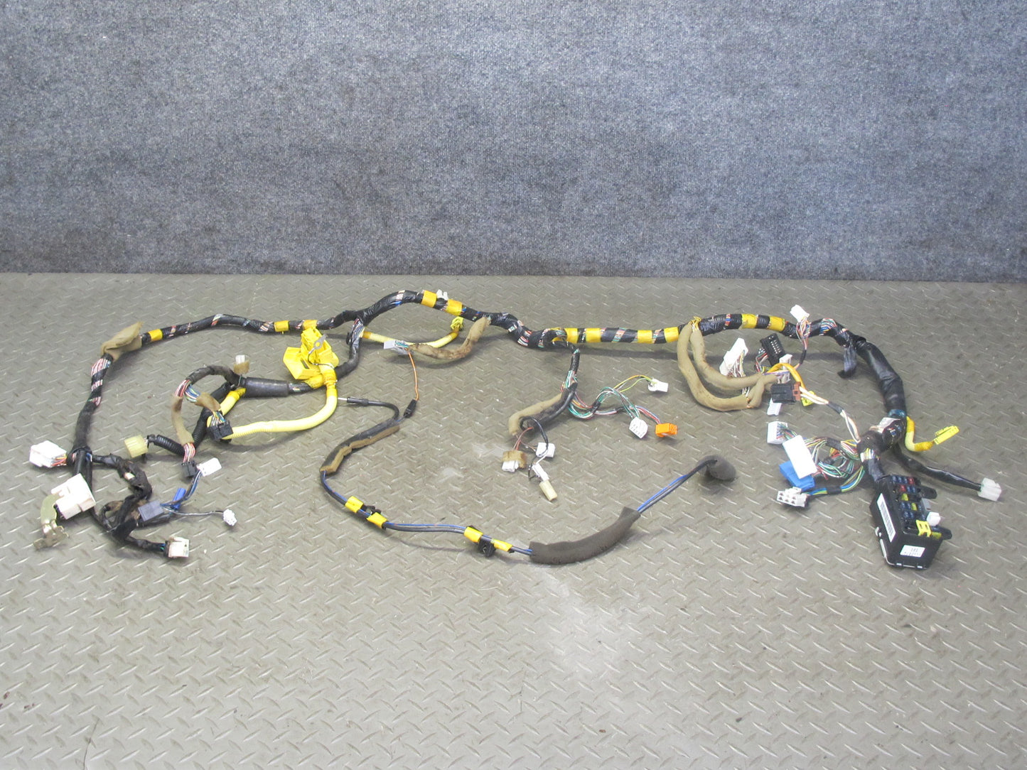 99-01 Isuzu Vehicross Dash Dashboard Wire Wiring Harness w Fuse Box OEM