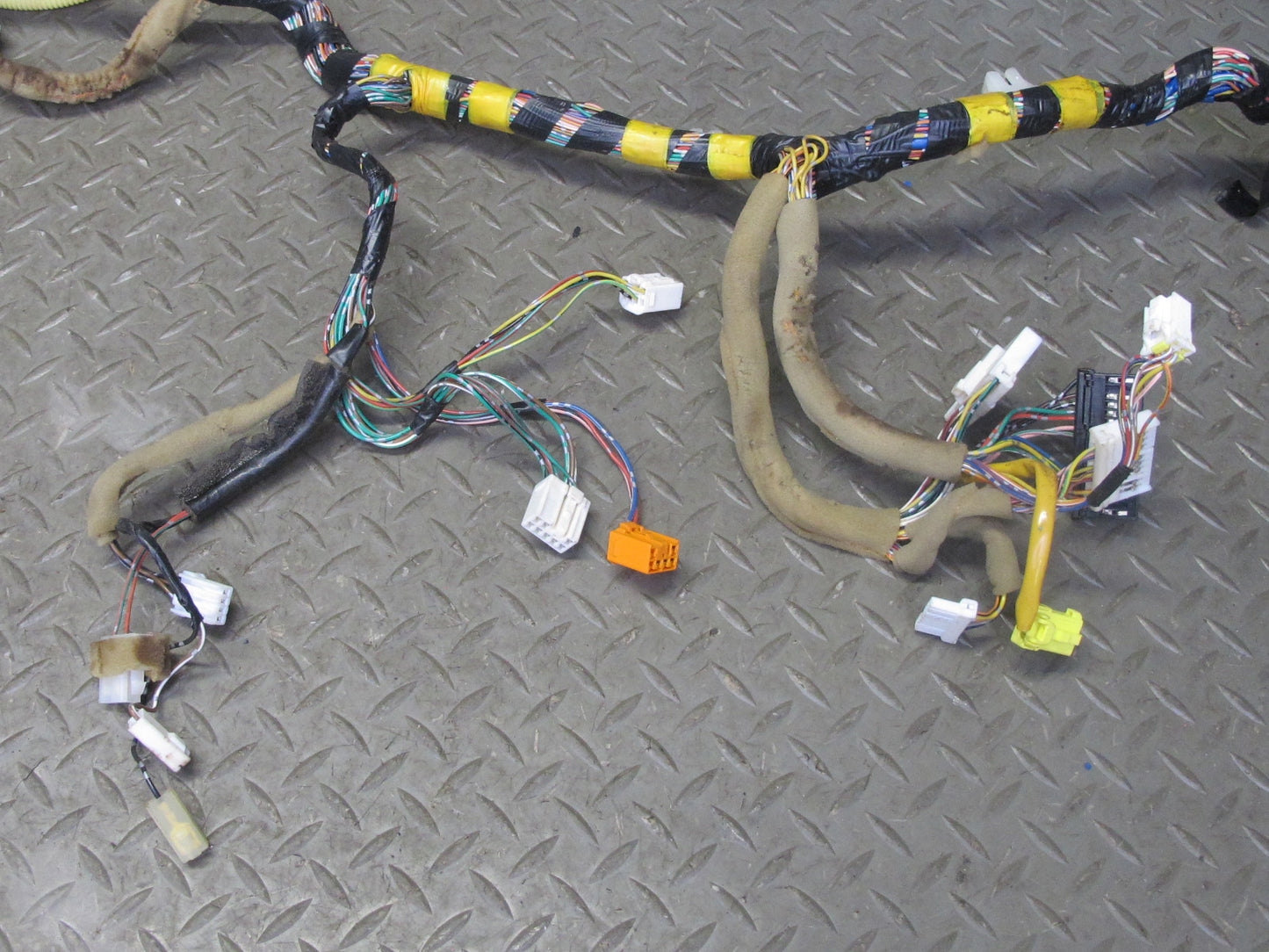 99-01 Isuzu Vehicross Dash Dashboard Wire Wiring Harness w Fuse Box OEM
