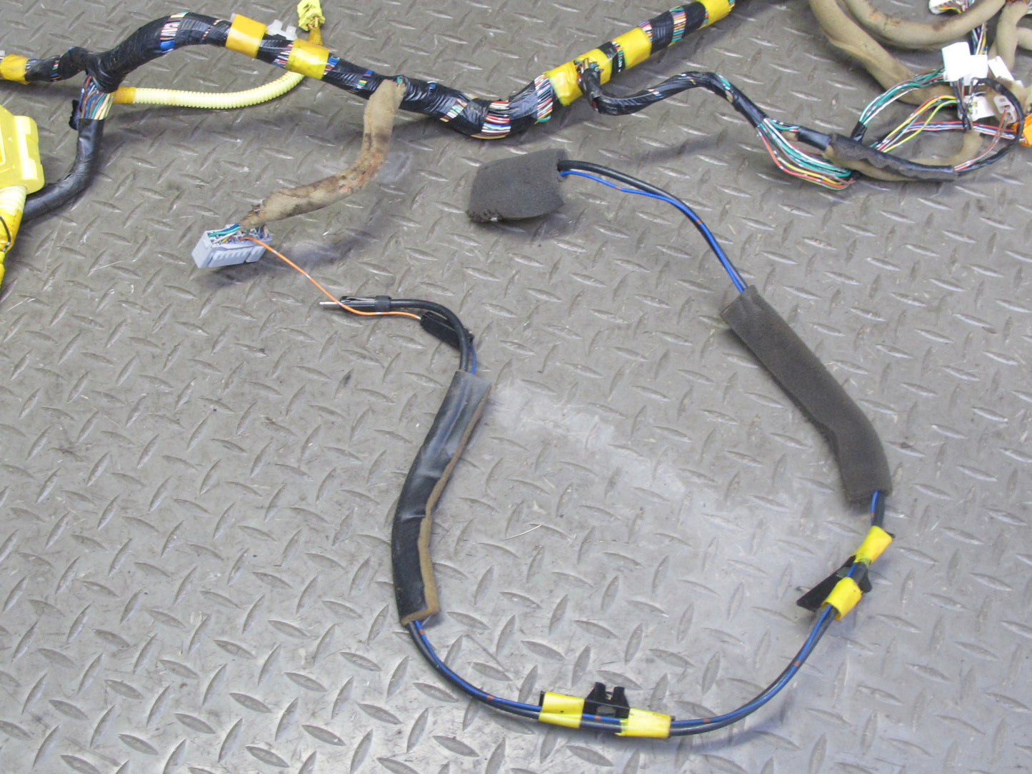99-01 Isuzu Vehicross Dash Dashboard Wire Wiring Harness w Fuse Box OEM