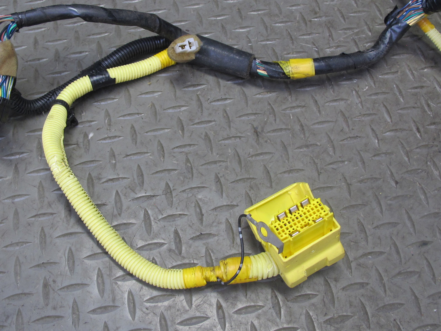 99-01 Isuzu Vehicross Dash Dashboard Wire Wiring Harness w Fuse Box OEM