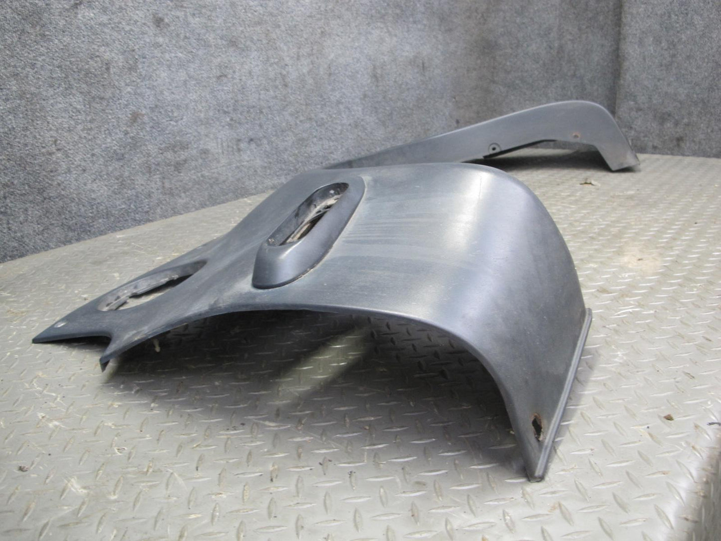 99-01 Isuzu Vehicross Rear Right Quarter Panel Plastic Molding Cover OEM