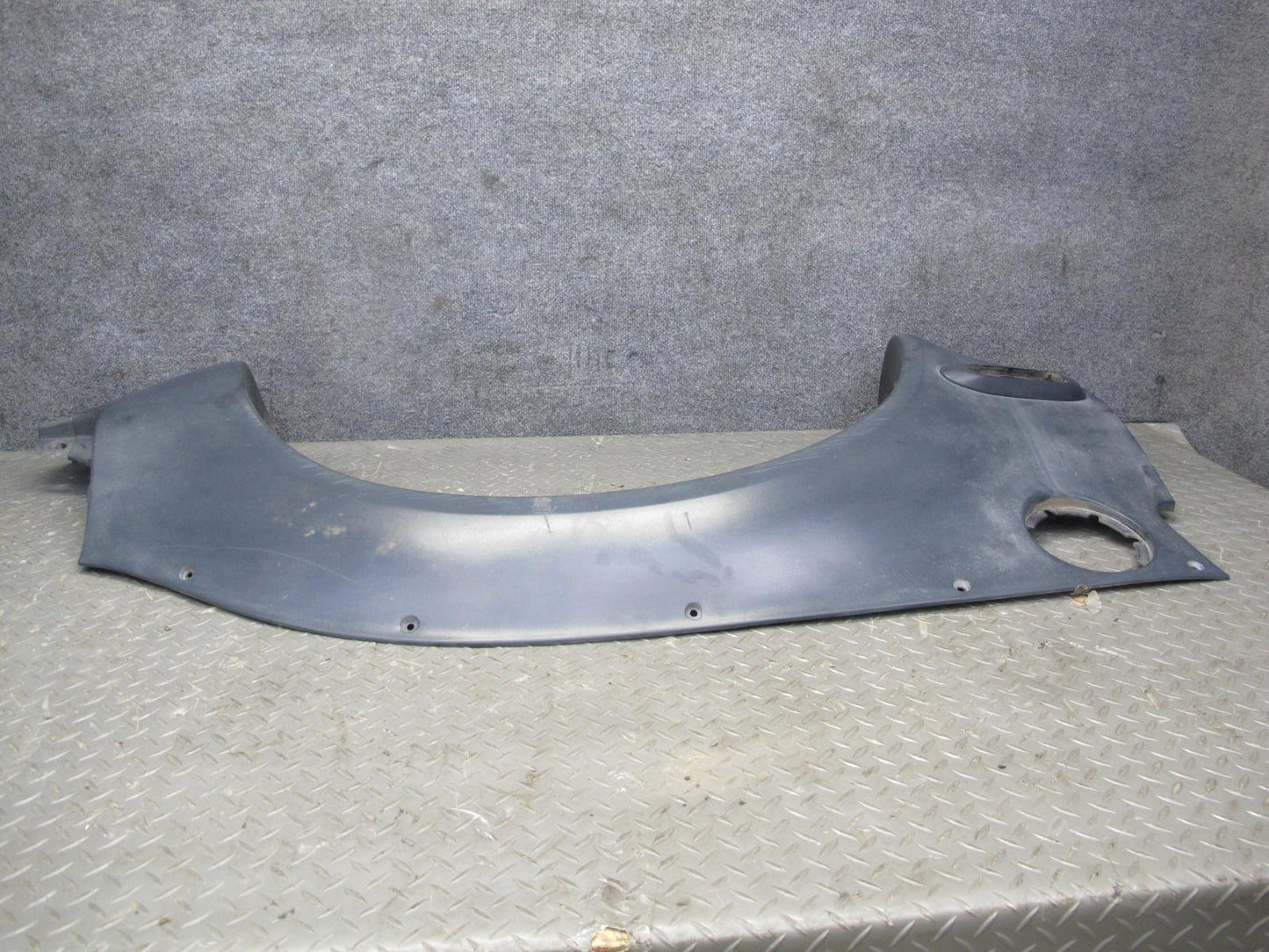 99-01 Isuzu Vehicross Rear Right Quarter Panel Plastic Molding Cover OEM