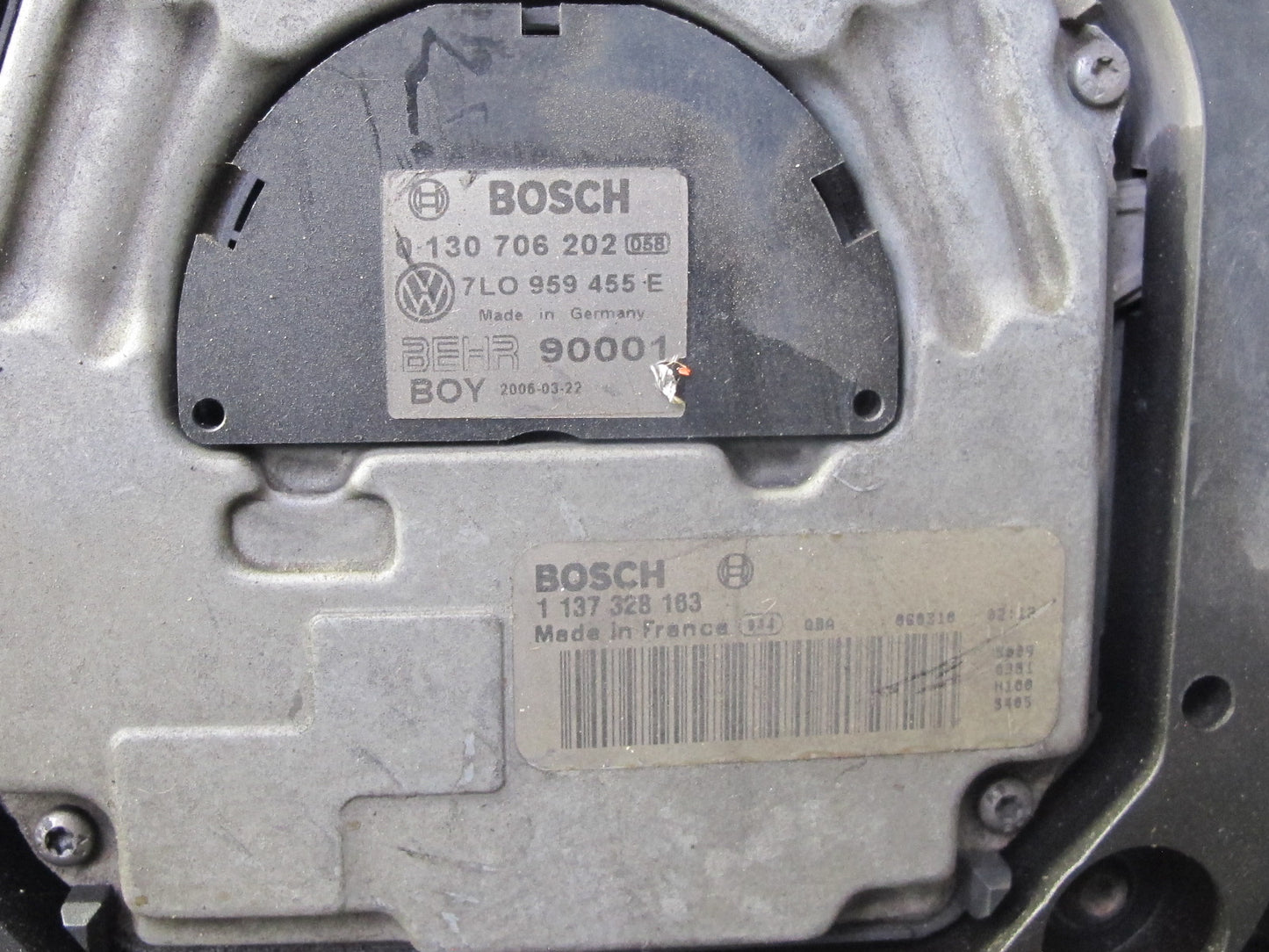 2003-2006 Porsche Cayenne 955 4.5L Turbo Engine Radiator A/C Condenser Fan Assy