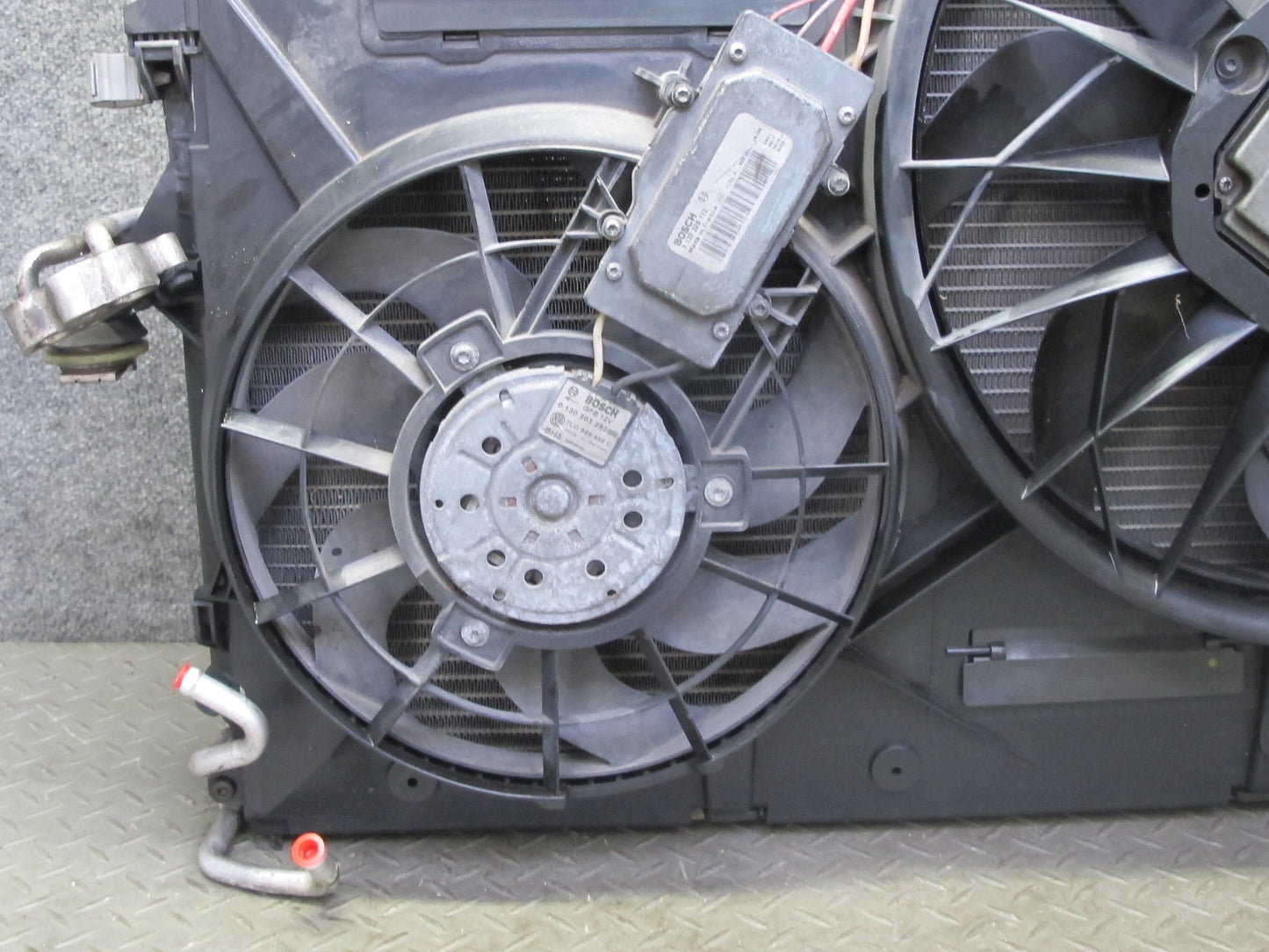 2003-2006 Porsche Cayenne 955 4.5L Turbo Engine Radiator A/C Condenser Fan Assy