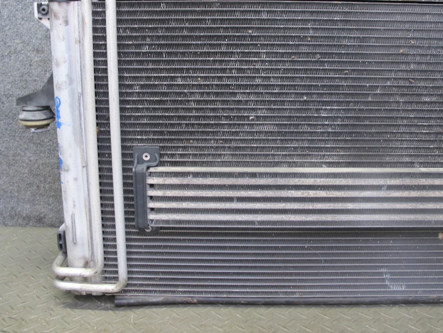 2003-2006 Porsche Cayenne 955 4.5L Turbo Engine Radiator A/C Condenser Fan Assy